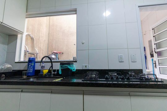 Cozinha de casa de condomínio à venda com 2 quartos, 69m² em Parque Boturussu, São Paulo