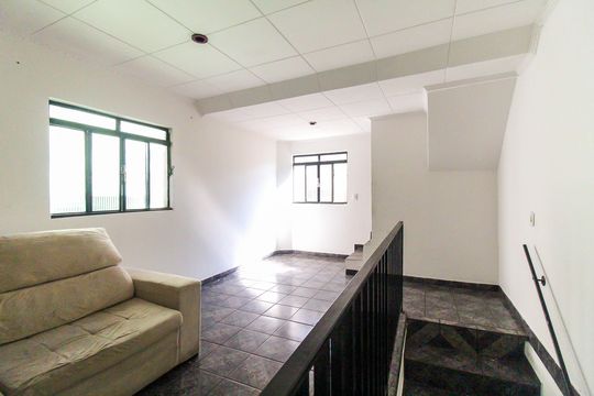 Casa à venda com 3 quartos, 250m² em Vila Chuca, São Paulo