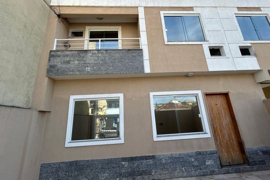 Fachada de casa para alugar com 3 quartos, 80m² em Bento Ribeiro, Rio de Janeiro