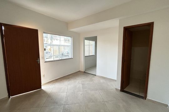 Sala de casa para alugar com 3 quartos, 80m² em Bento Ribeiro, Rio de Janeiro