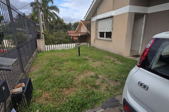 Casa à venda com 3 quartos, 130m² em Tristeza, Porto Alegre