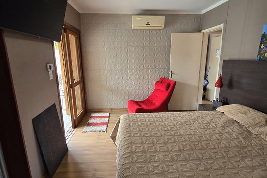 Casa à venda com 3 quartos, 130m² em Tristeza, Porto Alegre