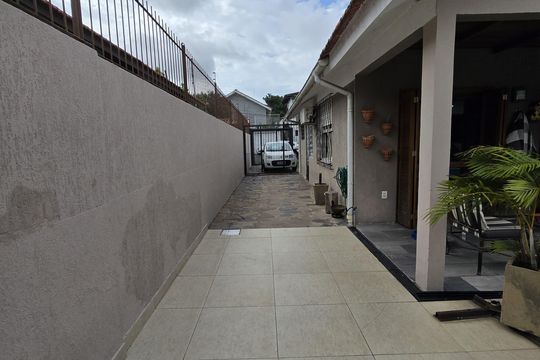 Casa à venda com 3 quartos, 130m² em Tristeza, Porto Alegre
