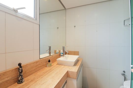 Banheiro da Suíte 1 de apartamento à venda com 3 quartos, 123m² em Santa Terezinha, São Paulo