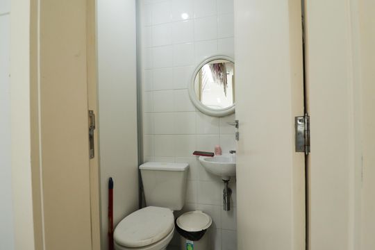 Banheiro de Serviço de apartamento à venda com 3 quartos, 171m² em Santana, São Paulo
