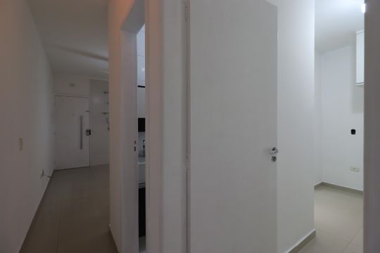 Corredor de apartamento para alugar com 2 quartos, 48m² em Campestre, Santo André