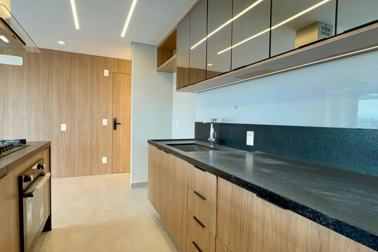 Cozinha de apartamento à venda com 2 quartos, 139m² em Pinheiros, São Paulo