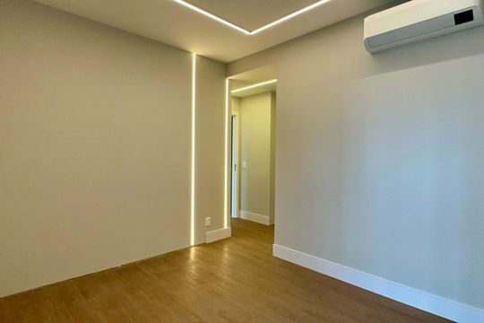 Suíte 1 de apartamento à venda com 2 quartos, 139m² em Pinheiros, São Paulo