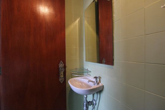 Banheiro de serviço de apartamento à venda com 3 quartos, 256m² em Pechincha, Rio de Janeiro