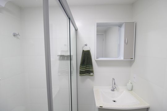 Banheiro de apartamento à venda com 2 quartos, 43m² em Tucuruvi, São Paulo