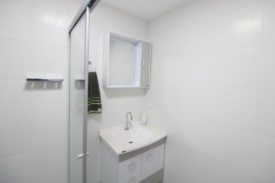 Banheiro de apartamento à venda com 2 quartos, 43m² em Tucuruvi, São Paulo