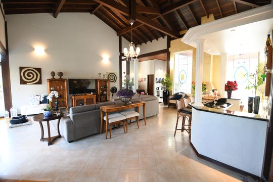 Sala de casa de condomínio à venda com 4 quartos, 470m² em Loteamento Alphaville Campinas, Campinas