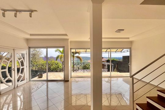 Sala de casa de condomínio à venda com 4 quartos, 356m² em Conjunto Habitacional Vila Santana (Sousas), Campinas