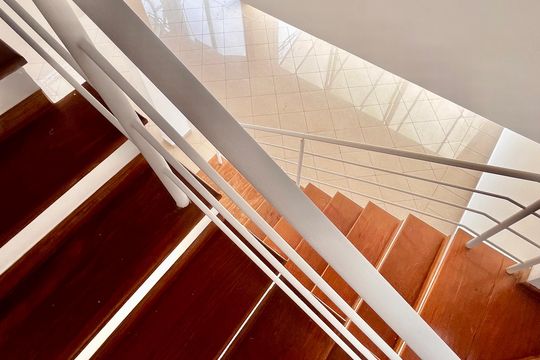 Escada de casa de condomínio à venda com 4 quartos, 356m² em Conjunto Habitacional Vila Santana (Sousas), Campinas
