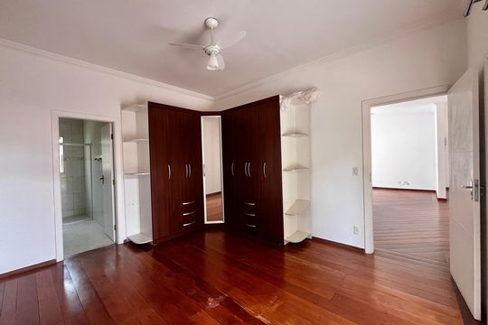 Suíte 1 de casa de condomínio à venda com 4 quartos, 356m² em Conjunto Habitacional Vila Santana (Sousas), Campinas
