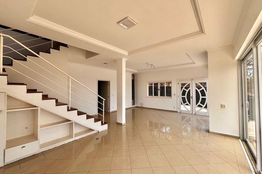 Sala de casa de condomínio à venda com 4 quartos, 356m² em Conjunto Habitacional Vila Santana (Sousas), Campinas