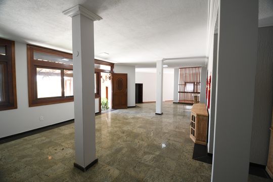 Sala de casa à venda com 5 quartos, 650m² em Conjunto Habitacional Vila Santana (Sousas), Campinas
