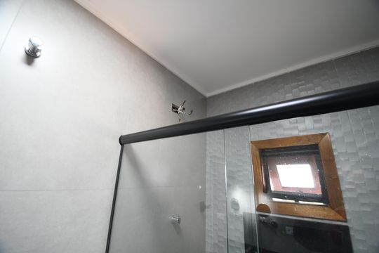 Banheiro Social 1 de casa para alugar com 5 quartos, 650m² em Conjunto Habitacional Vila Santana (Sousas), Campinas