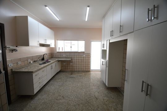 Cozinha de casa para alugar com 5 quartos, 650m² em Conjunto Habitacional Vila Santana (Sousas), Campinas