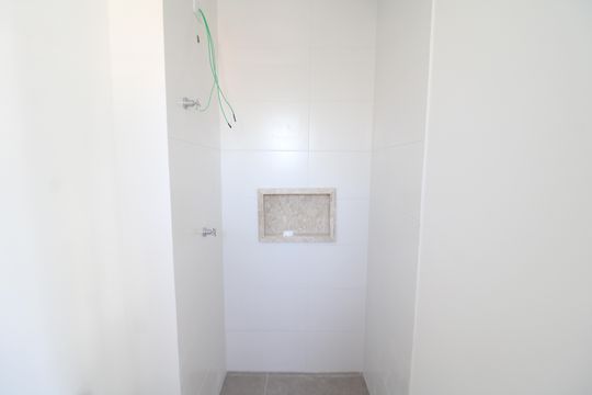 Banheiro de kitnet/studio à venda com 1 quarto, 30m² em Vila Ester (zona Norte), São Paulo