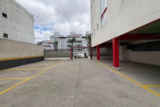 Estacionamento de apartamento à venda com 1 quarto, 52m² em Santa Terezinha, Santo André