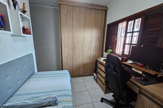 Quarto 2 de casa à venda com 3 quartos, 290m² em Jardim Brasilia, São Paulo