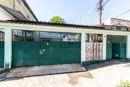 Fachada de casa à venda com 6 quartos, 400m² em Bonsucesso, Rio de Janeiro