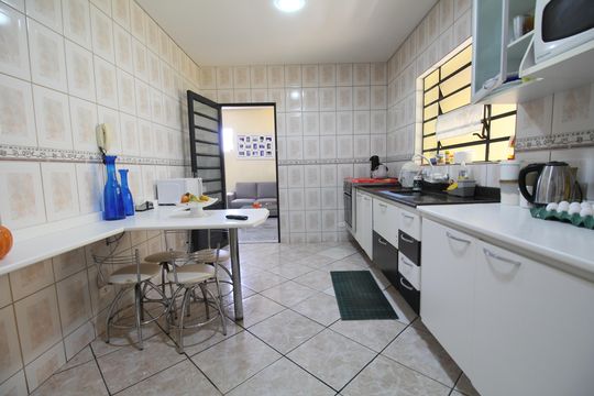 Cozinha de casa à venda com 2 quartos, 300m² em Jardim Monte Kemel, São Paulo