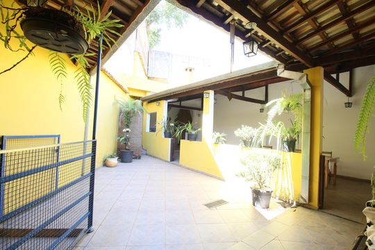 Quintal de casa à venda com 2 quartos, 300m² em Jardim Monte Kemel, São Paulo