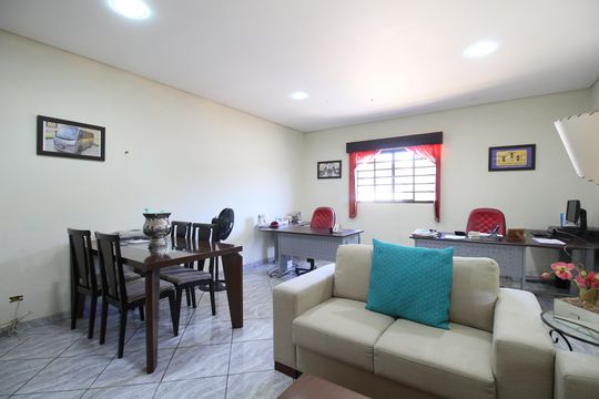 Quarto 2 de casa à venda com 2 quartos, 300m² em Jardim Monte Kemel, São Paulo