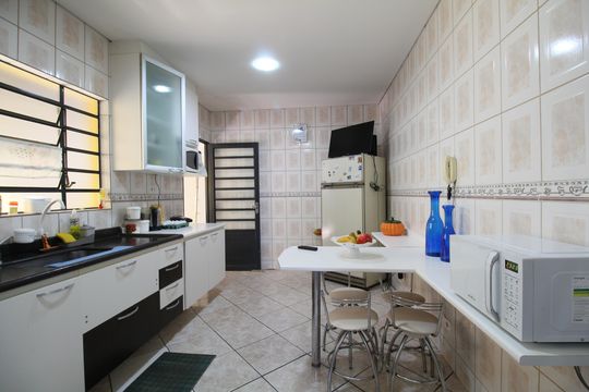 Cozinha de casa à venda com 2 quartos, 300m² em Jardim Monte Kemel, São Paulo