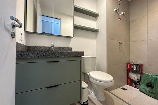 Banheiro de kitnet/studio à venda com 1 quarto, 25m² em Perdizes, São Paulo