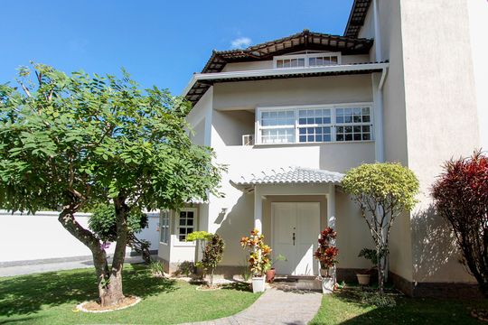 Fachada interna de casa à venda com 4 quartos, 574m² em Barra da Tijuca, Rio de Janeiro