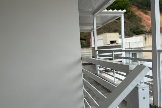 Escada de casa de condomínio à venda com 2 quartos, 180m² em Taquara, Rio de Janeiro