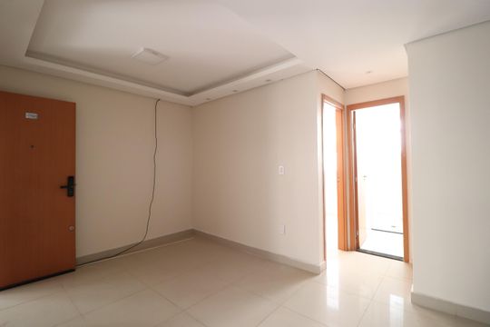 Sala de apartamento para alugar com 2 quartos, 72m² em Jardim Holanda, Uberlândia
