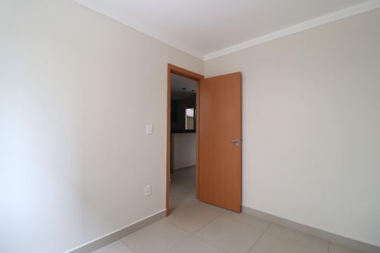 Quarto 1 de apartamento para alugar com 2 quartos, 72m² em Jardim Holanda, Uberlândia