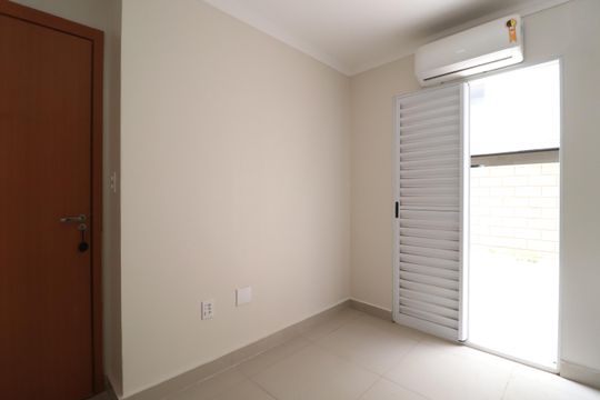 Quarto 2 de apartamento para alugar com 2 quartos, 72m² em Jardim Holanda, Uberlândia