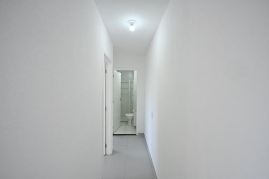 Corredor de apartamento para alugar com 2 quartos, 43m² em Jardim Paris, São Paulo