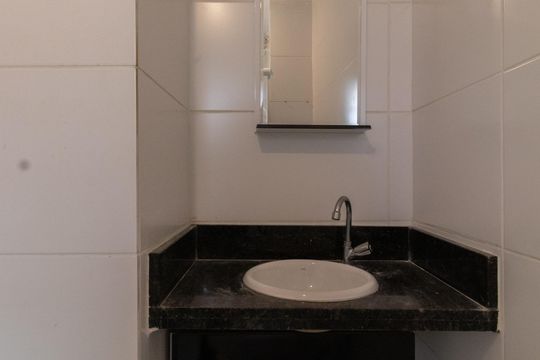 Banheiro de apartamento à venda com 1 quarto, 28m² em Vila Ré, São Paulo
