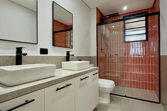 Banheiro da Suíte de apartamento para alugar com 2 quartos, 86m² em Pinheiros, São Paulo