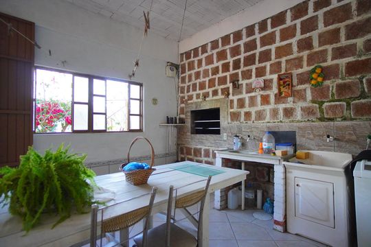 Garagem de casa à venda com 4 quartos, 190m² em Jardim Carvalho, Porto Alegre