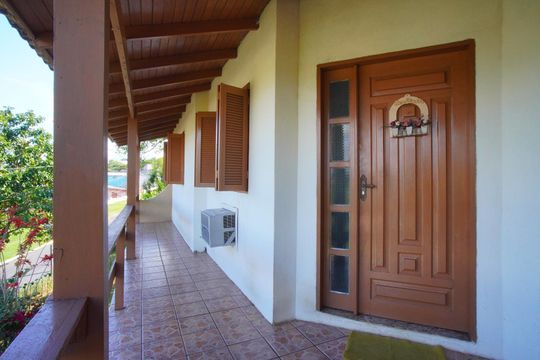 Varanda de casa à venda com 4 quartos, 190m² em Jardim Carvalho, Porto Alegre