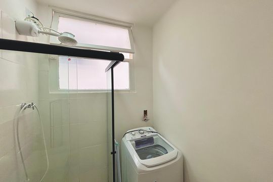 Banheiro social de apartamento para alugar com 1 quarto, 20m² em Copacabana, Rio de Janeiro
