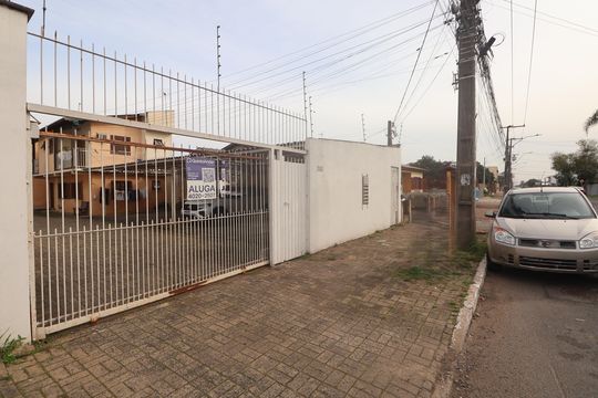 Fachada de casa de condomínio à venda com 10 quartos, 300m² em Mathias Velho, Canoas