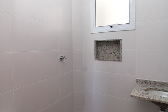 Banheiro Social de apartamento à venda com 2 quartos, 43m² em Vila Nova Mazzei, São Paulo