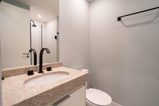 Banheiro de kitnet/studio à venda com 1 quarto, 23m² em Consolação, São Paulo