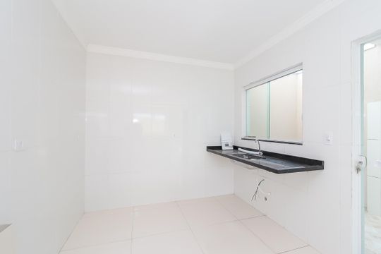 Cozinha de casa de condomínio para alugar com 2 quartos, 68m² em Itaquera, São Paulo