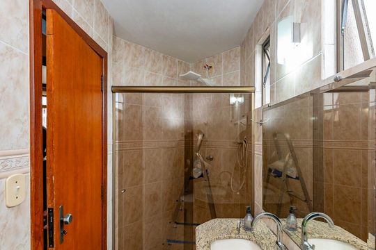 Banheiro Social de apartamento à venda com 3 quartos, 83m² em Caiçara-adelaide, Belo Horizonte