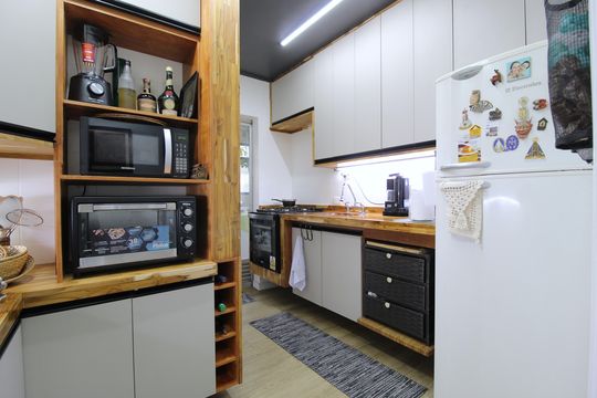 Cozinha e Área de Serviço de apartamento para alugar com 2 quartos, 70m² em Indianópolis, São Paulo