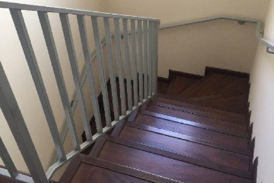 Escada de casa à venda com 3 quartos, 158m² em Jaguaré, São Paulo